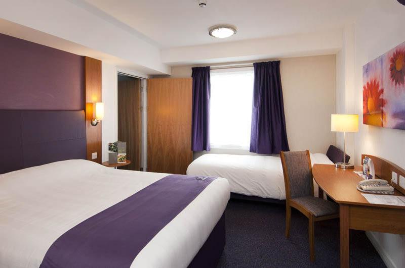 Premier Inn Coventry East Exterior foto